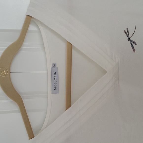 Dragonfly patterned, linen women's top - Picture 3 of 4